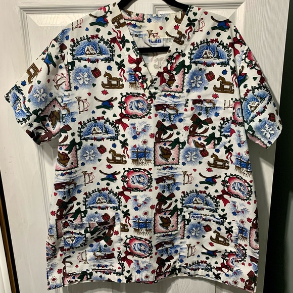 Christmas scrub top - Picture 1 of 3